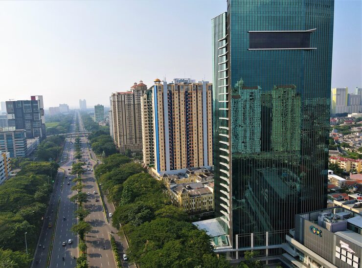 Shapoorji Pallonji Apartments in Mumbai Building